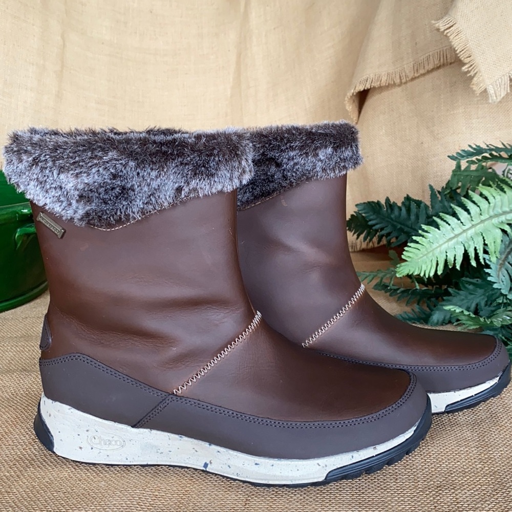 Chaco Borealis Waterproof Boots Women’s Size 9